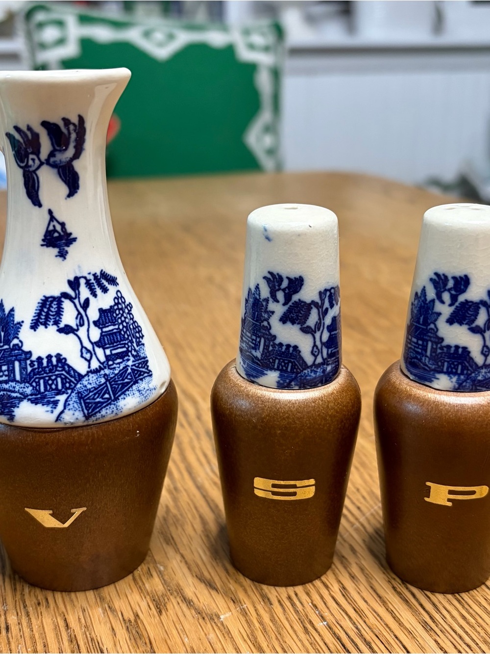 Source Unknown Blue and White Porcelain with Bronze-Tone Ceramic Bases